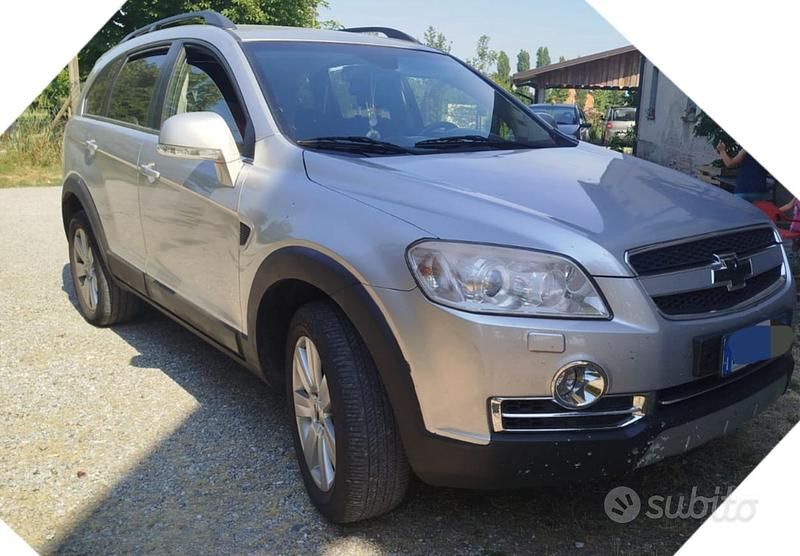 Usata Chevrolet Captiva LT 150 CV (110 kW) 2007 Argento SUV