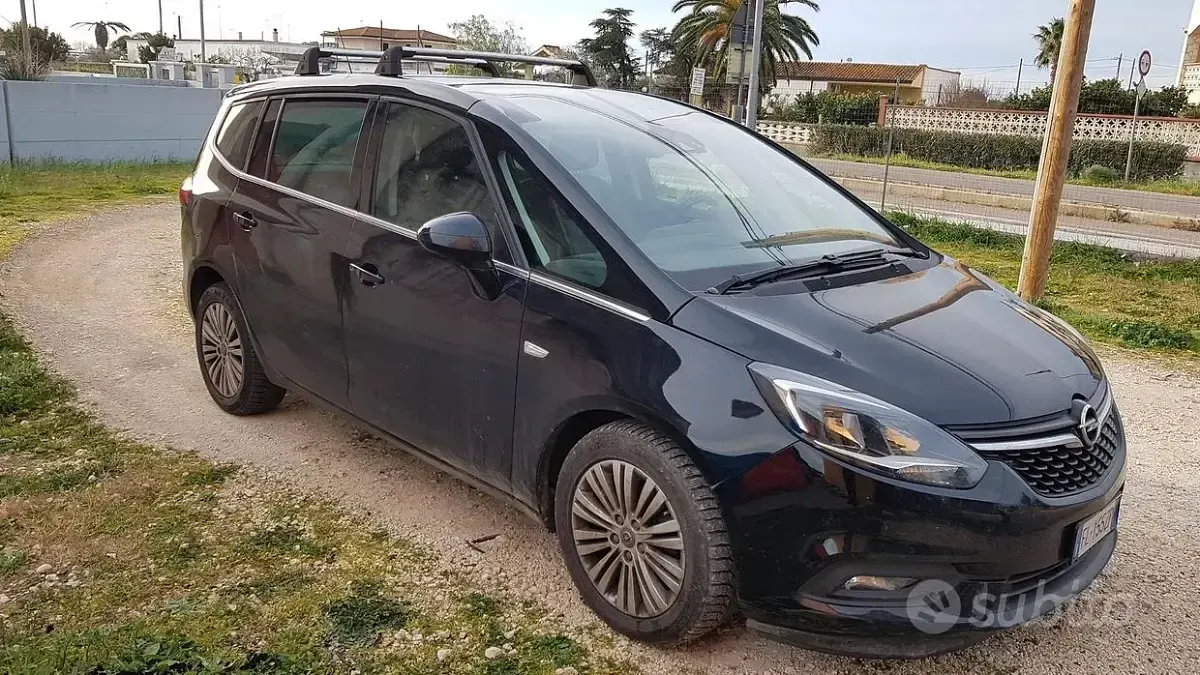 Usata Opel Zafira 150 CV (110 kW) 2017 Nero Monovolume