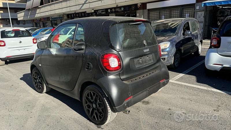 Begagnad Smart ForTwo Coupé Prime 90 HK (66 kW) 2019 Svart Sportkupé