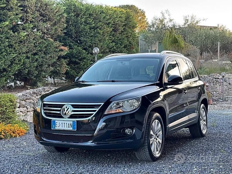 Nero Usata 2011 VW Tiguan Sportline SUV | 8900 € (Buon prezzo) - Immagine 1/4