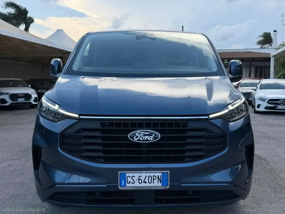 Usata Ford Transit Custom Titanium 150 CV (110 kW) 2024 Blu/azzurro Furgone