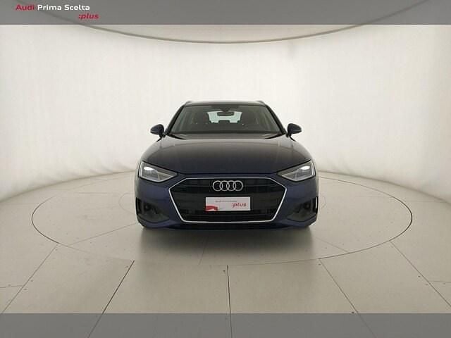 Usata Audi A4 Business 163 CV (119 kW) 2024 Blu navarra metallizzato Station wagon