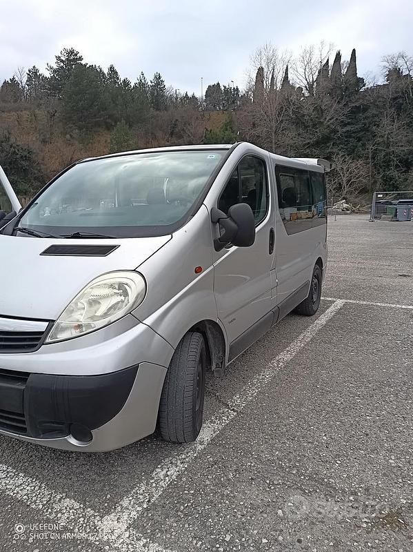 Usata Opel Vivaro 114 CV (83 kW) 2007 Grigio Monovolume
