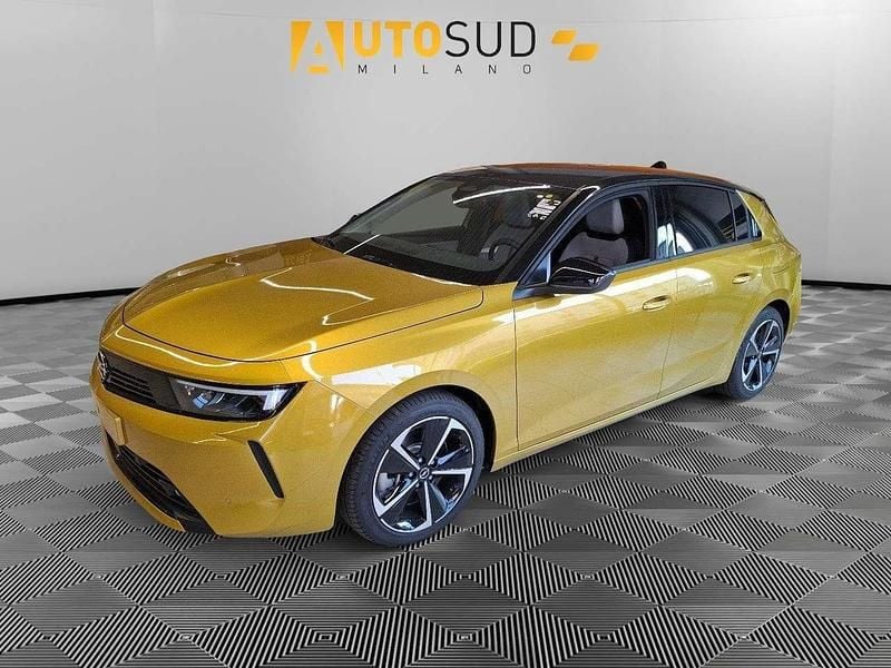 Usata Opel Astra Elegance 179 CV (131 kW) 2025 Giallo Utilitaria