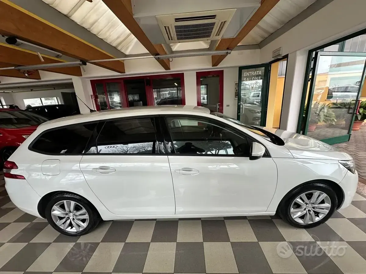 Usata Peugeot 308 GT-line 131 CV (96 kW) 2019 Bianco Station wagon