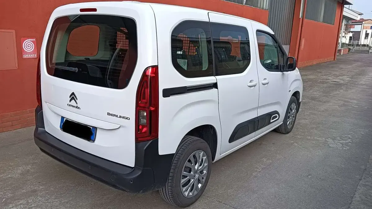 Usata Citroën e-Berlingo 131 CV (96 kW) 2024 Bianco Station wagon