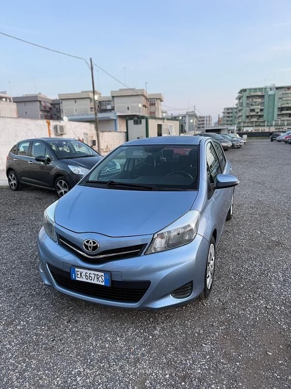 Usata Toyota Yaris Lounge 69 CV (50 kW) 2011 Utilitaria