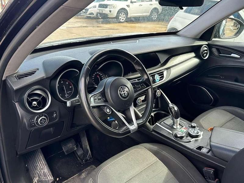 Usata Alfa Romeo Stelvio Business 179 CV (131 kW) 2017 Nero SUV
