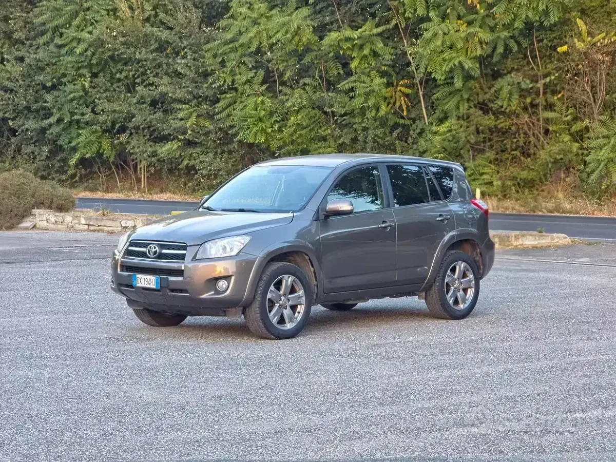 Usata Toyota RAV4 150 CV (110 kW) 2009 Marrone SUV