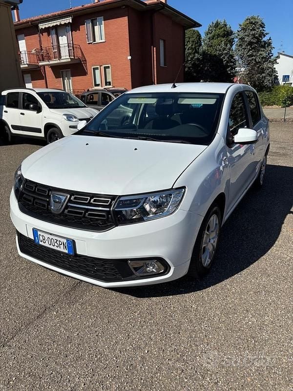 Bianco Usata 2020 Dacia Sandero Comfort Tre volumi | 9500 € (Ottimo prezzo) - Immagine 1/4