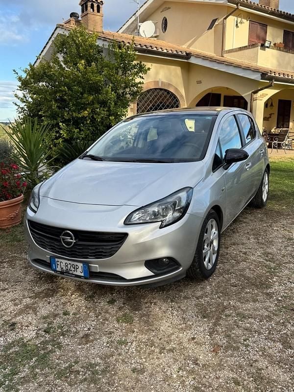 Argento Usata 2016 Opel Corsa Innovation Tre volumi | 5400 € (Buon prezzo) - Immagine 1/4
