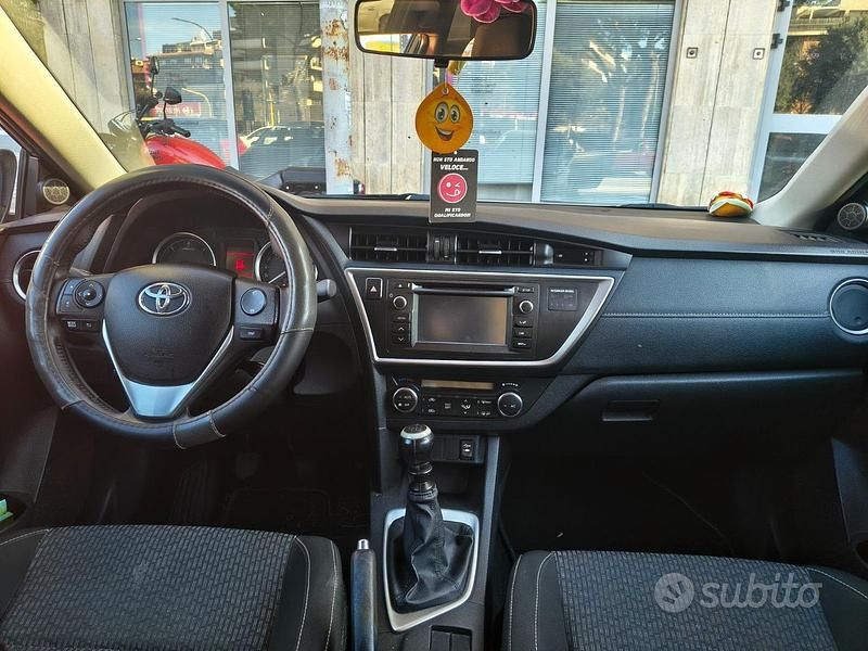 Usata Toyota Auris 90 CV (66 kW) 2014