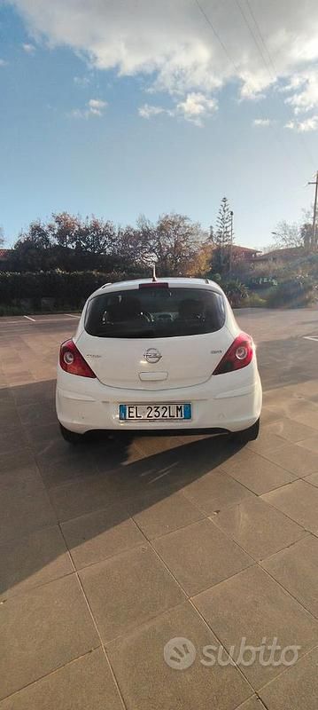 Usata Opel Corsa 95 CV (69 kW) 2013 Bianco Utilitaria