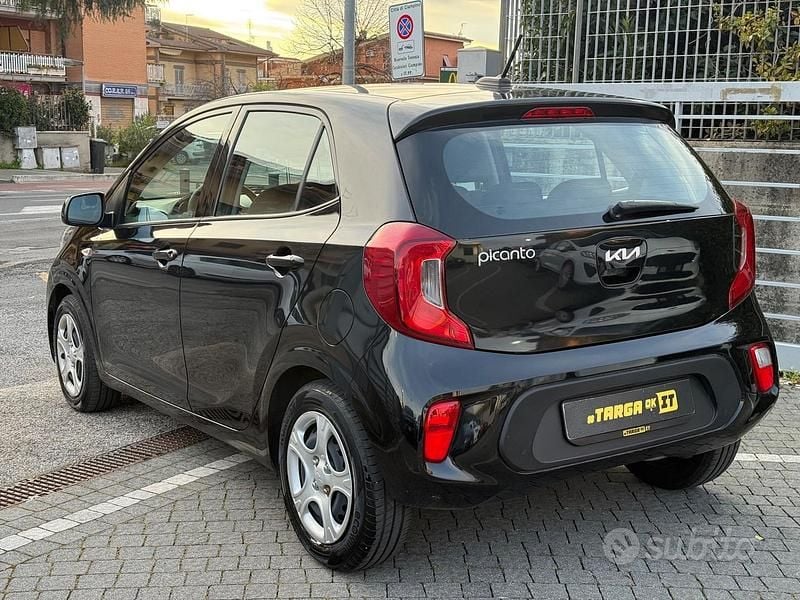 Usata Kia Picanto X-Line 67 CV (49 kW) 2023 Nero Utilitaria