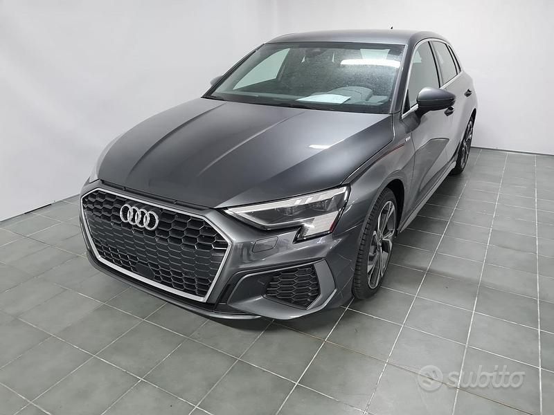 Grigio Usata 2022 Audi A3 Tre volumi | 30.000 € - Immagine 1/4