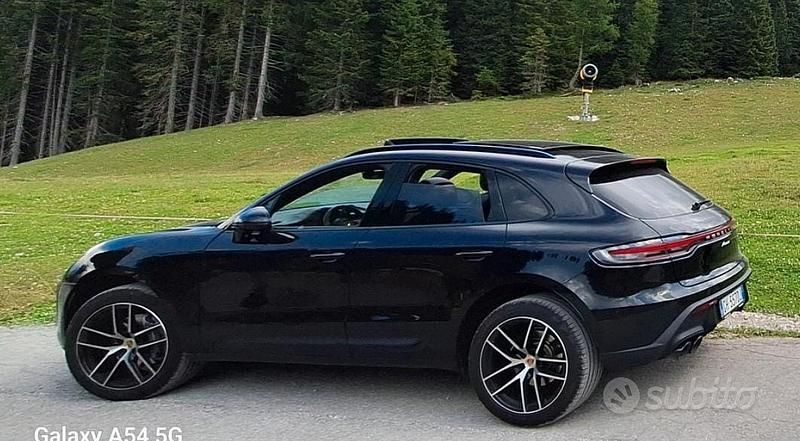 Nero Usata 2021 Porsche Macan SUV | 57.000 € (Buon prezzo) - Immagine 1/4