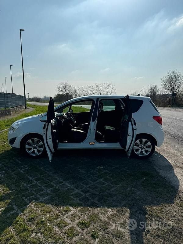 Usata Opel Meriva 120 CV (88 kW) 2013 Bianco Monovolume