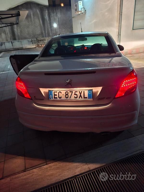 Usata Peugeot 207 CC 2010 Bianco Cabrio