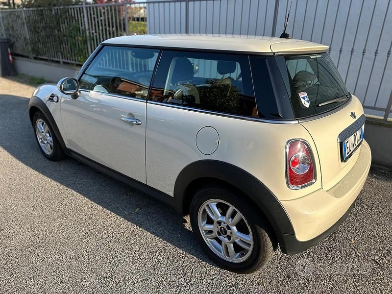 Occasion Mini ONE 75 ch (55 kW) 2011 Blanc Citadine