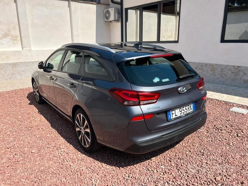 Grigio Usata 2017 Hyundai i30 Style Station wagon | 9500 € (Molto cara) - Immagine 1/4