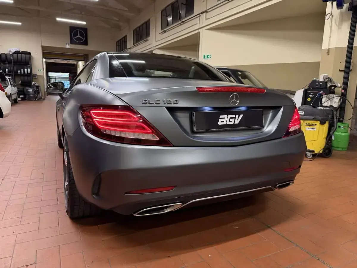 Usado Mercedes SLC180 AMG line 156 CV (114 kW) 2017 Gris Descapotable