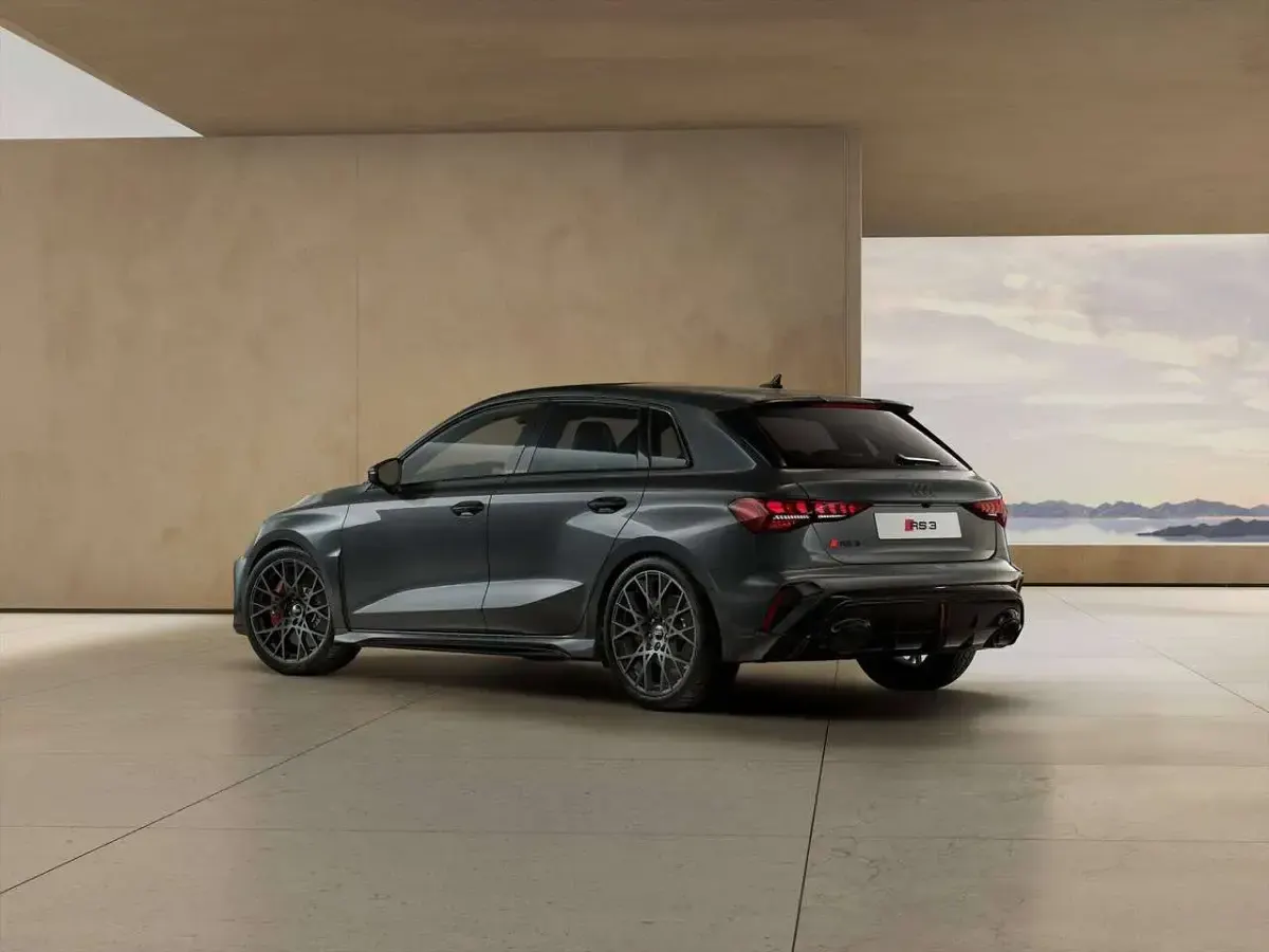 Nuova Audi RS3 Ambiente 400 CV (294 kW) 2026 Grigio daytona perlato Berlina