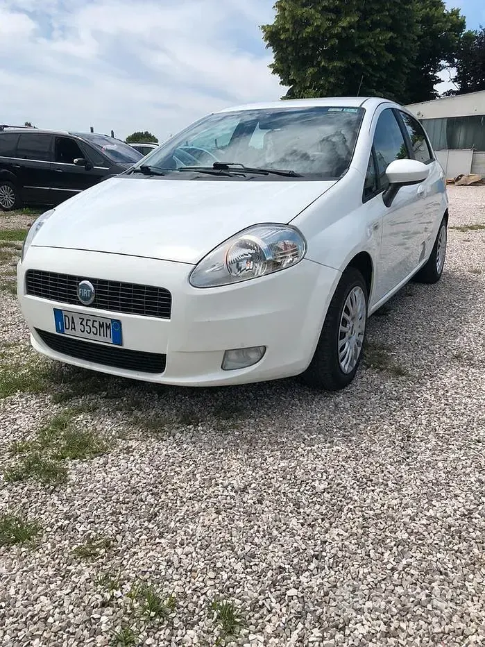 Usata Fiat Grande Punto 65 CV (47 kW) 2006 Bianco Utilitaria