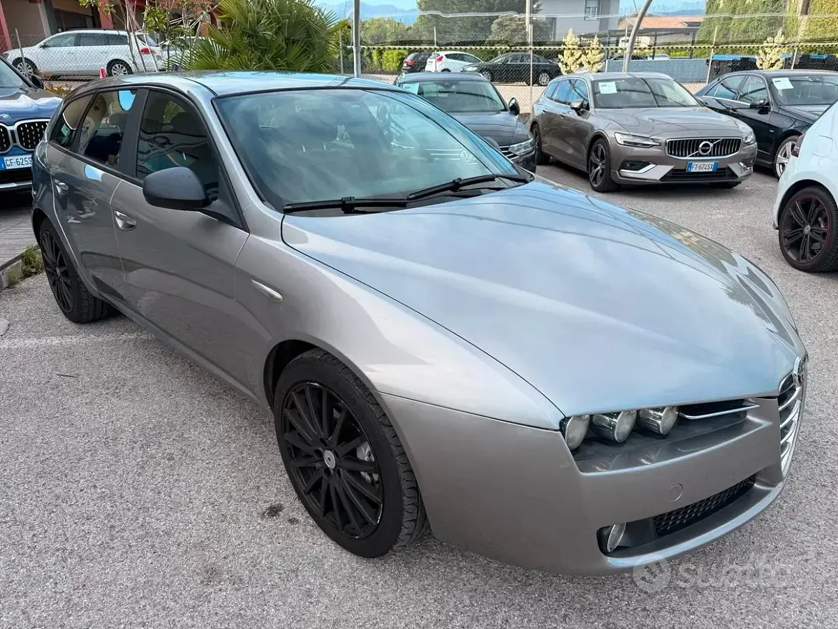 Usata Alfa Romeo 159 Progression 170 CV (125 kW) 2011 Grigio Station wagon