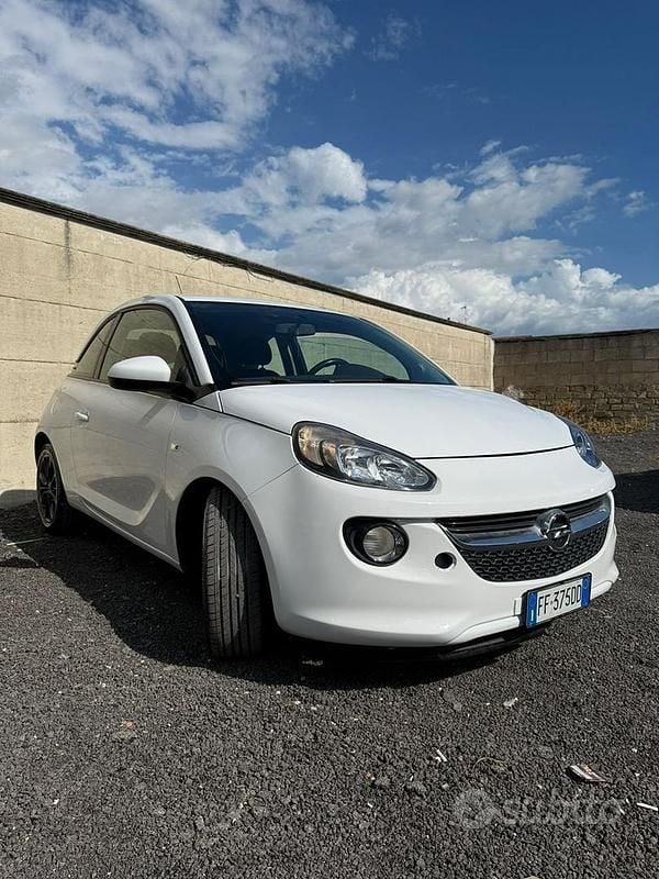 Bianco Usata 2016 Opel Adam Due volumi | 6000 € (Ottimo prezzo) - Immagine 1/4