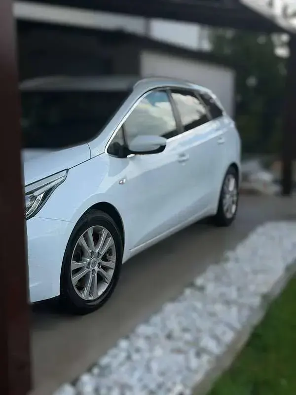 Usata Kia Ceed Sportswagon 110 CV (80 kW) 2015 Bianco Station wagon