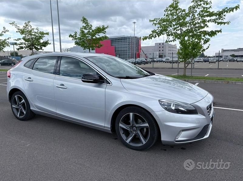Usata Volvo V40 R-Design 114 CV (83 kW) 2014 Grigio Berlina
