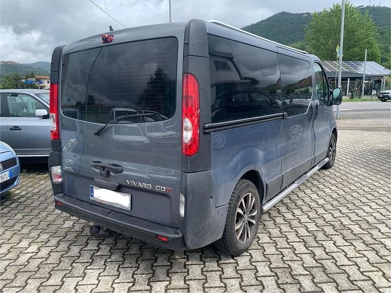 Usata Opel Vivaro 114 CV (83 kW) 2011 Grigio Monovolume