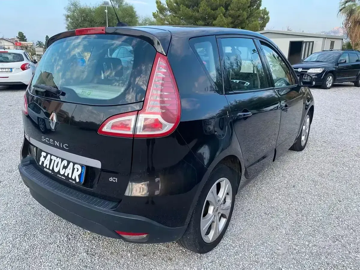 Usata Renault Scénic Luxe 110 CV (80 kW) 2009 Nero Monovolume