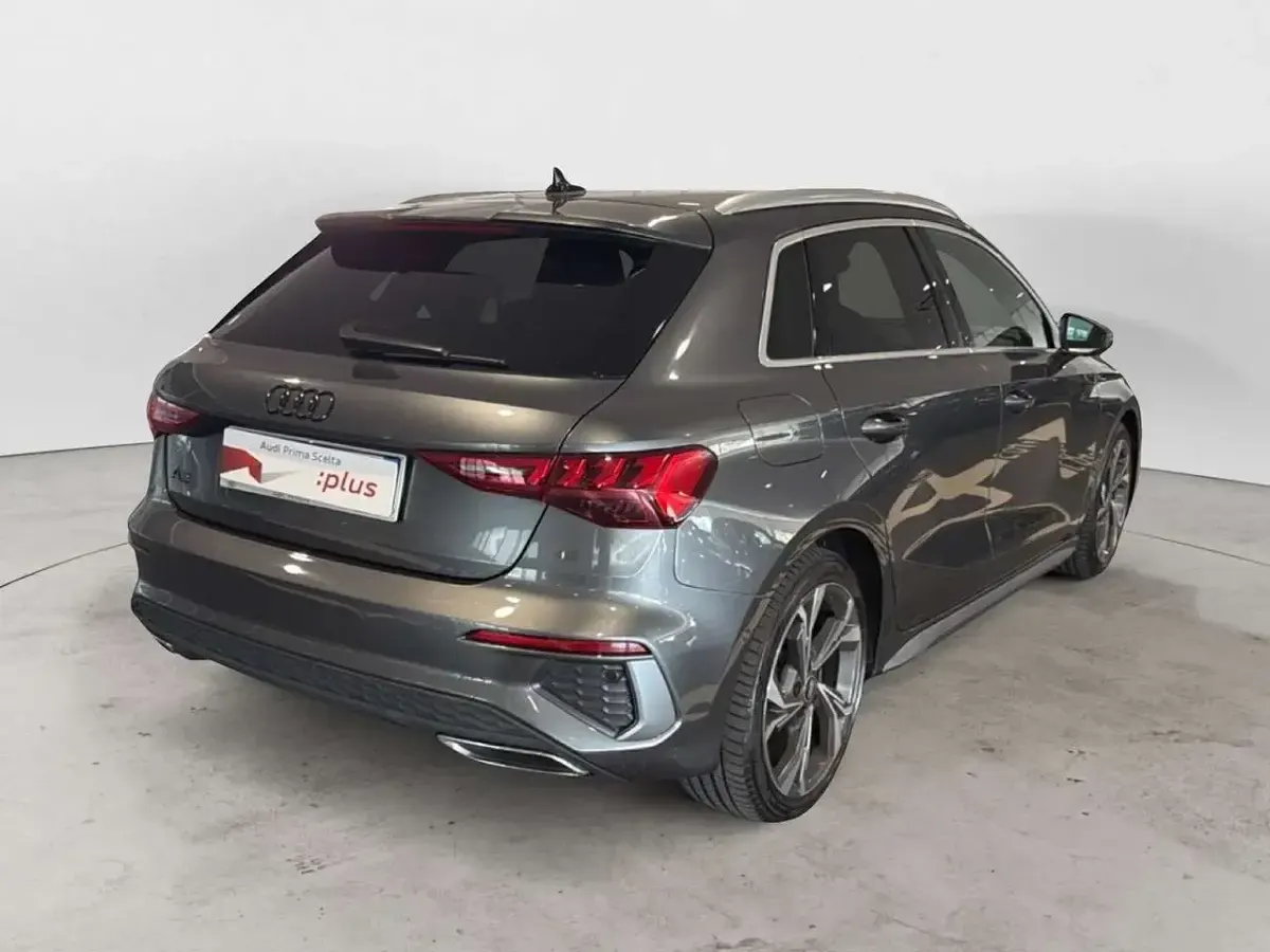 Usata Audi A3 S-Line 116 CV (85 kW) 2022 Grigio Berlina
