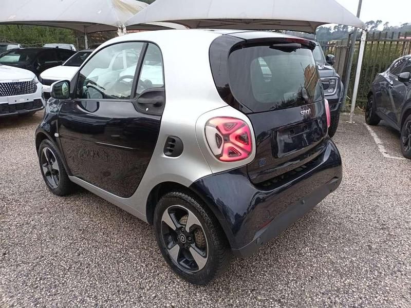 Usata Smart ForTwo Coupé Prime 41 kW (56 CV) 2023 Blu Utilitaria