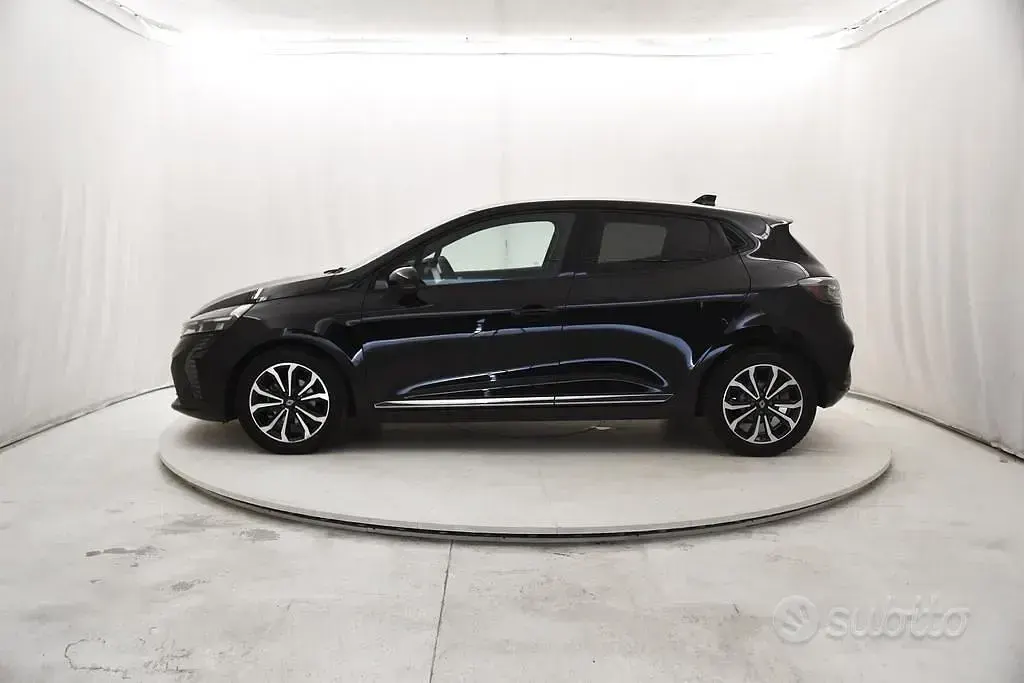 Usata Renault Clio V Techno 91 CV (66 kW) 2025 Nero Berlina