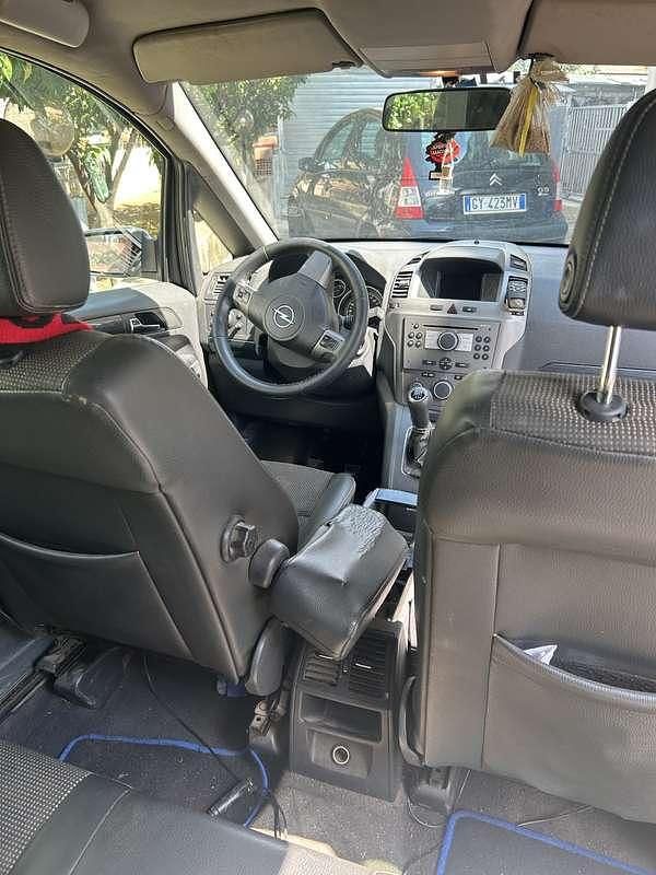 Usata Opel Zafira Cosmo 120 CV (88 kW) 2006 Monovolume