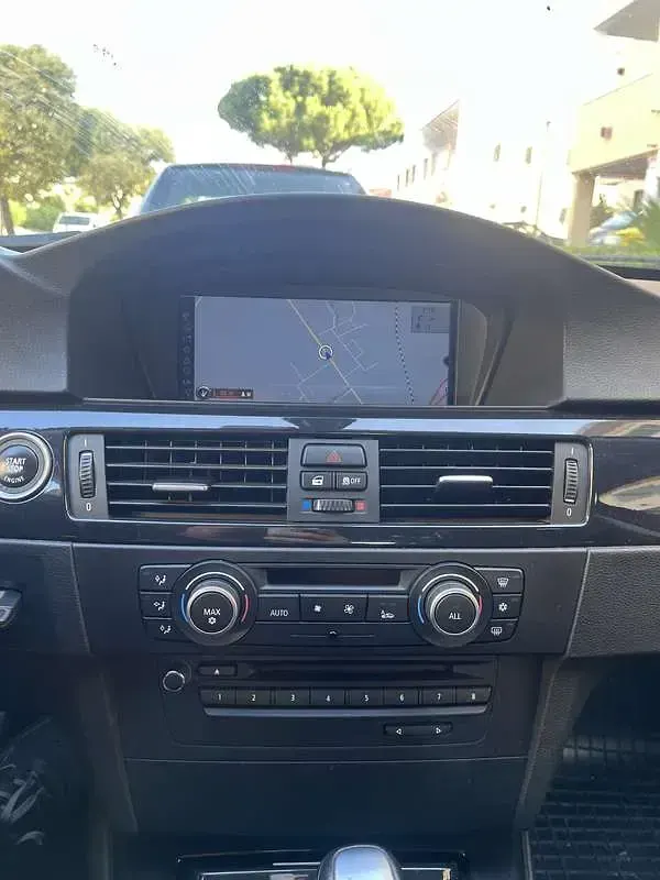 Usata BMW 318 Sport Line 143 CV (105 kW) 2012 Nero Station wagon