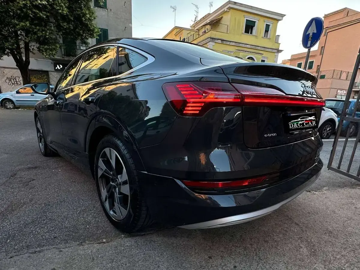 Usata Audi e-tron Ambiente 158 kW (215 CV) 2021 Grigio daytona SUV