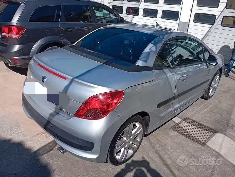 Usata Peugeot 207 CC 120 CV (88 kW) 2008 Grigio Cabrio