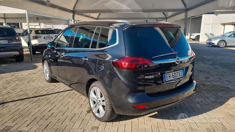 Usata Opel Zafira Tourer Cosmo 130 CV (95 kW) 2013 Grigio Monovolume