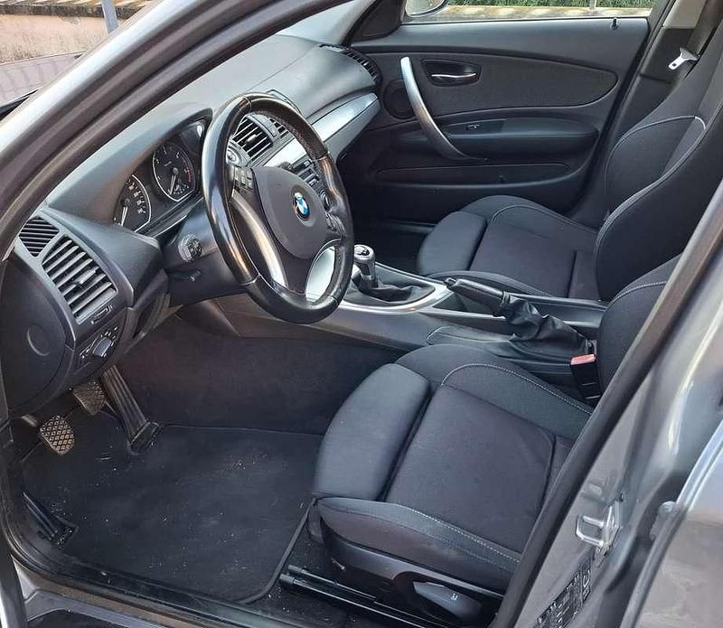 Usata BMW 118 143 CV (105 kW) 2009 Grigio Utilitaria