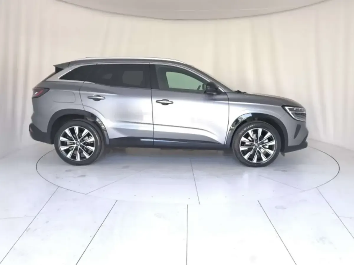 Usata Renault Austral Techno 131 CV (96 kW) 2023 Grigio scisto SUV