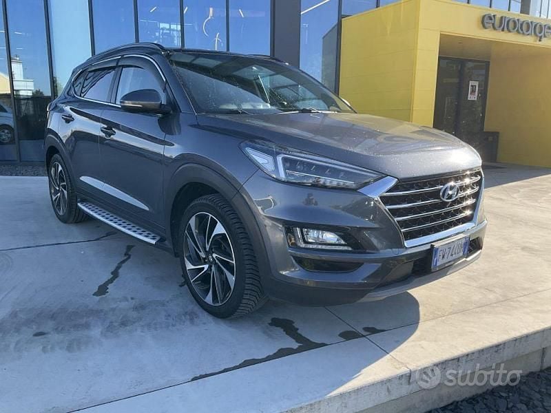 Grigio Usata 2019 Hyundai Tucson SUV | 16.950 € (Buon prezzo) - Immagine 1/4