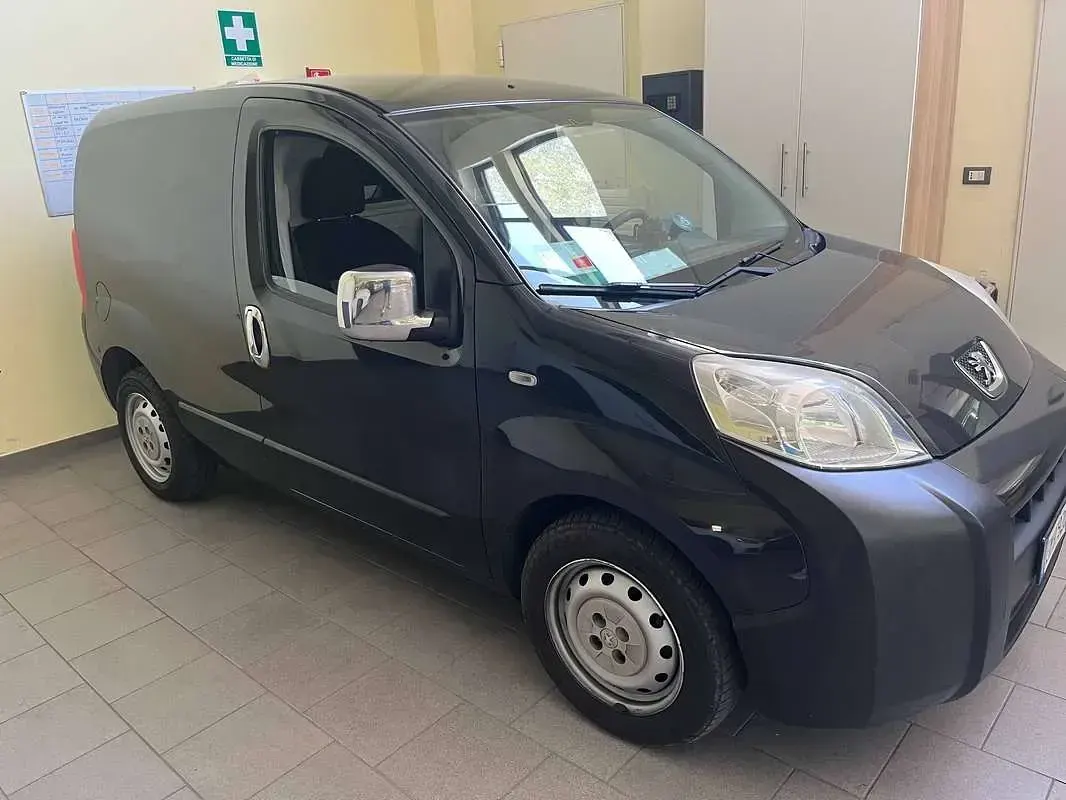 Usata Peugeot Bipper 68 CV (50 kW) 2012 Nero Monovolume