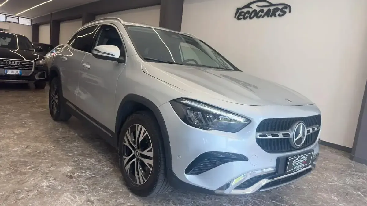 Usata Mercedes GLA200 Advanced Plus 150 CV (110 kW) 2023 Argento SUV