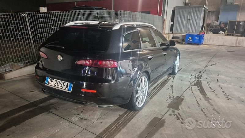Usata Alfa Romeo 159 Ti 170 CV (125 kW) 2010 Nero Station wagon