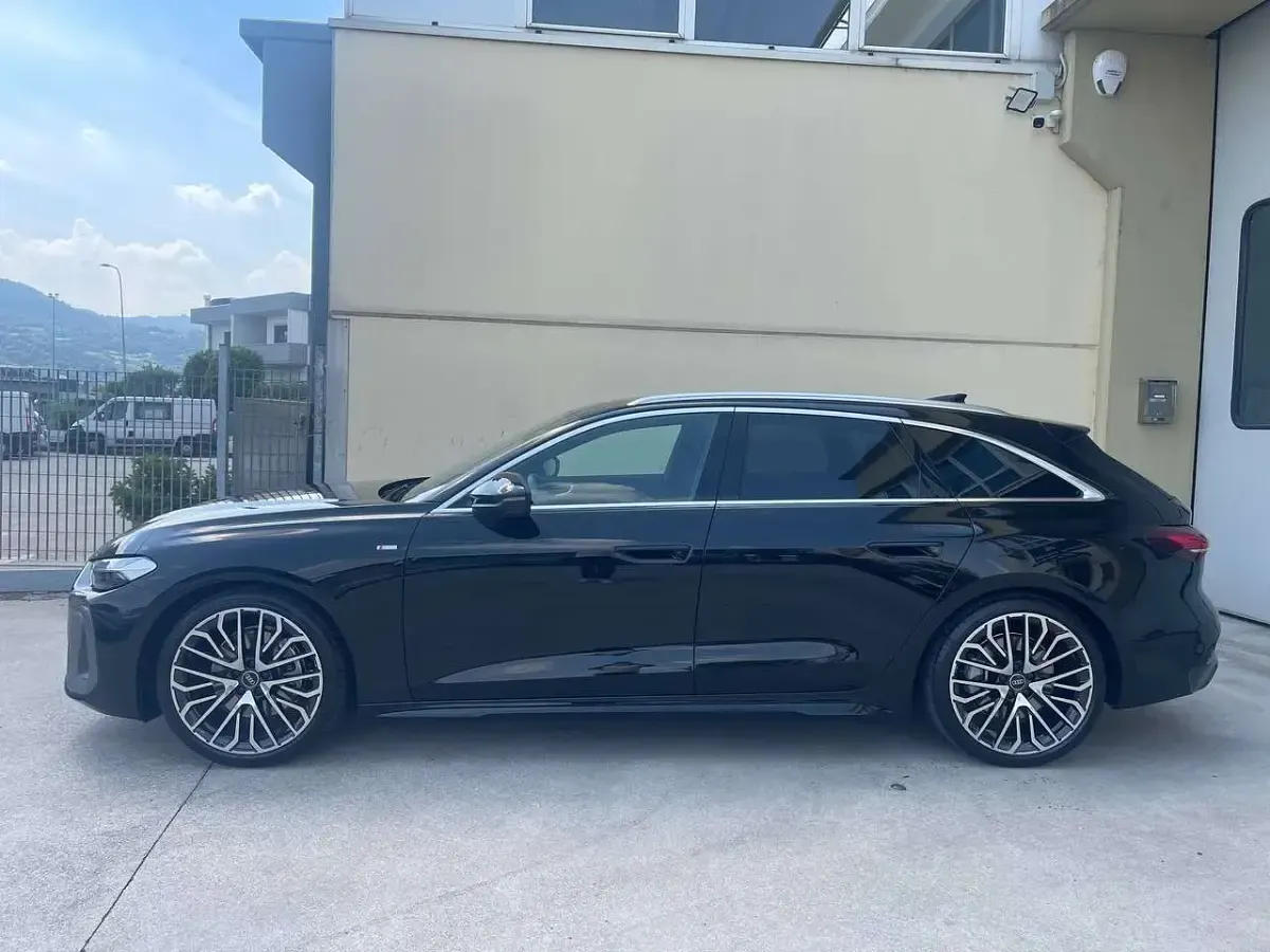 Usata Audi A5 S-Line 204 CV (150 kW) 2025 Nero Station wagon