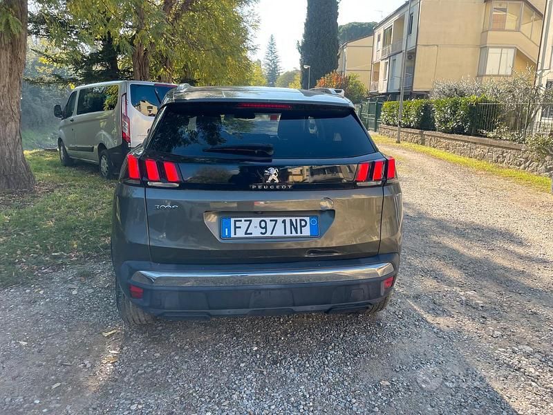 Usata Peugeot 3008 2019 Grigio Berlina