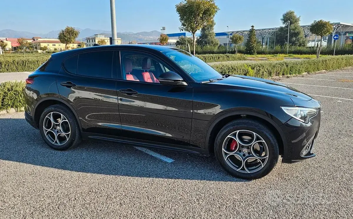 Usata Alfa Romeo Stelvio Business 210 CV (154 kW) 2018 Nero SUV